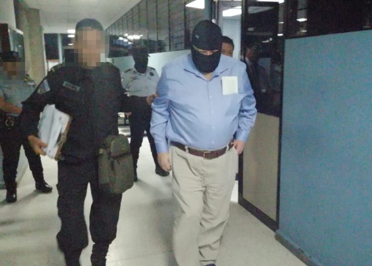 Ordenan arresto domiciliar a exsecretario Francisco Cáceres