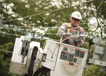 EEO optimiza servicio eléctrico en San Miguel y La Unión