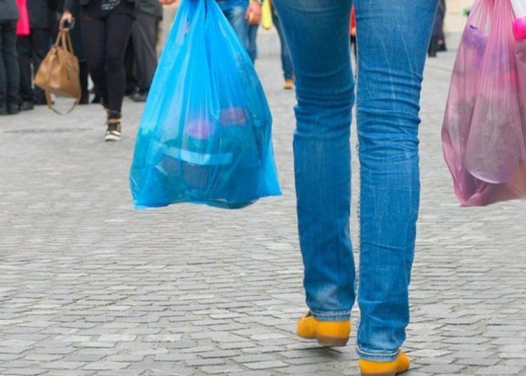 Guatemala prohíbe los plásticos de un solo uso