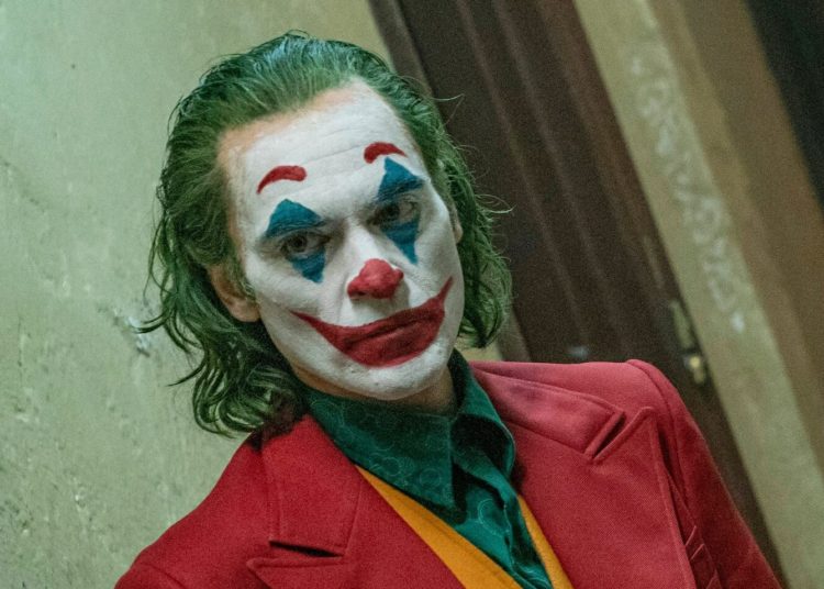 Joaquin Phoenix abandona entrevista ante polémica pregunta sobre ‘Joker’