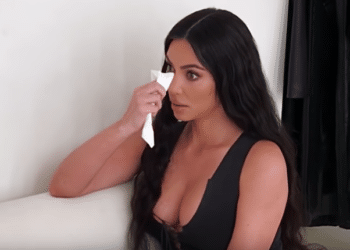 Kim Kardashian es diagnosticada con artritis psoriásica