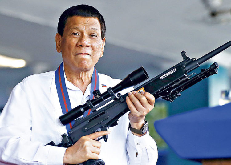 Presidente de Filipinas insta a agredir a funcionarios corruptos: «Puedes dispararles, pero no matarlos»