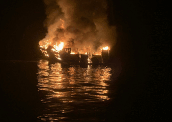 Incendio en un barco en California deja al menos 30 desaparecidos
