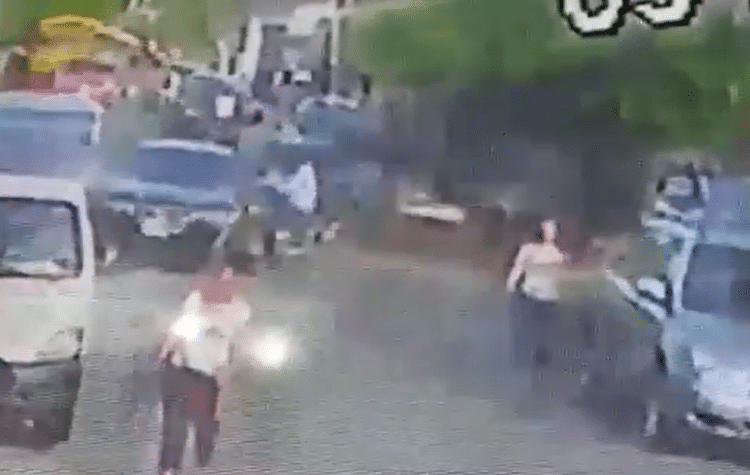 (VIDEO) Imprudencia de conductor provoca grave accidente de tránsito en Zacatecoluca