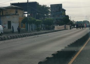 Sindicalistas de alcaldía de San Salvador bloquearon alameda Juan Pablo II para denunciar irregularidades