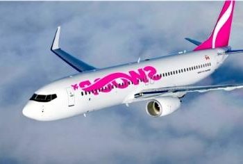 (VIDEO) Pasajeros vivieron momentos de pánico al incendiarse uno de los motores del avión