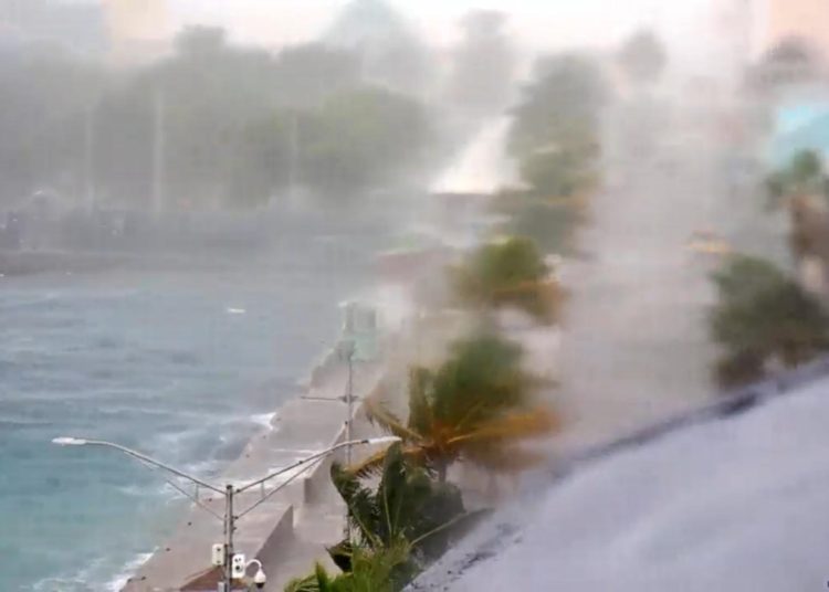 (VIDEO) Pobladores de las Bahamas suben imágenes del poderoso huracán Dorian