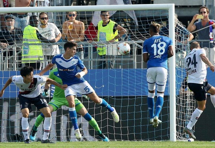 Bologna perdía ante el Brescia, pero una arenga de su entrenador desde el hospital lo cambio todo