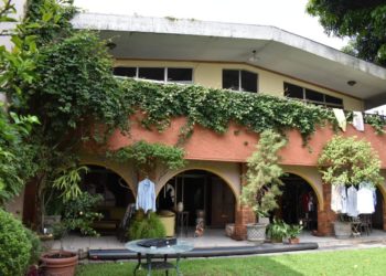 FGR materializa tres inmuebles al expresidente de ANDA, Carlos Perla