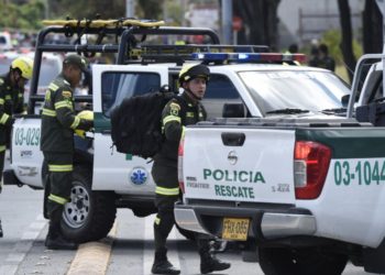 Ataque contra una base de la policía deja al menos 16 heridos en Colombia