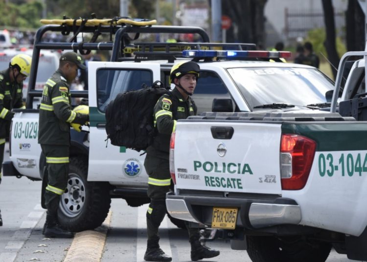 Ataque contra una base de la policía deja al menos 16 heridos en Colombia