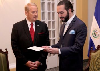 Embajador Ronald Johnson presenta credenciales al presidente Nayib Bukele Ortez