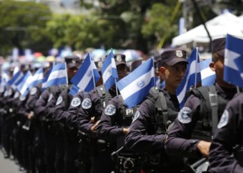 Así fue el desfile del 15 de septiembre de la PNC