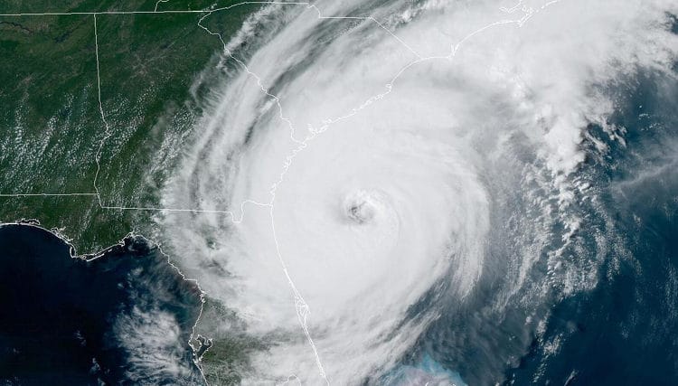 Huracán Dorian comienza azotar a los estados de Carolina de Norte y Sur