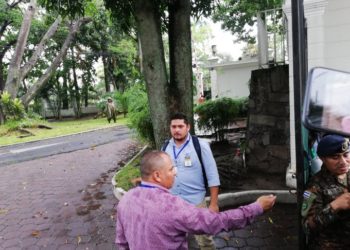 Comisionado de libertad de expresión de la OEA se pronuncia por bloqueo de periodistas de Factum y El Faro a Casa Presidencial