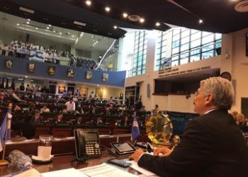 FOSALUD pagará salario a estudiantes de medicina y odontología, aprueba Asamblea Legislativa