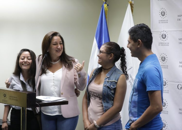 Michelle Sol confirma que el FSV ha otorgado más de $39 millones en créditos para viviendas