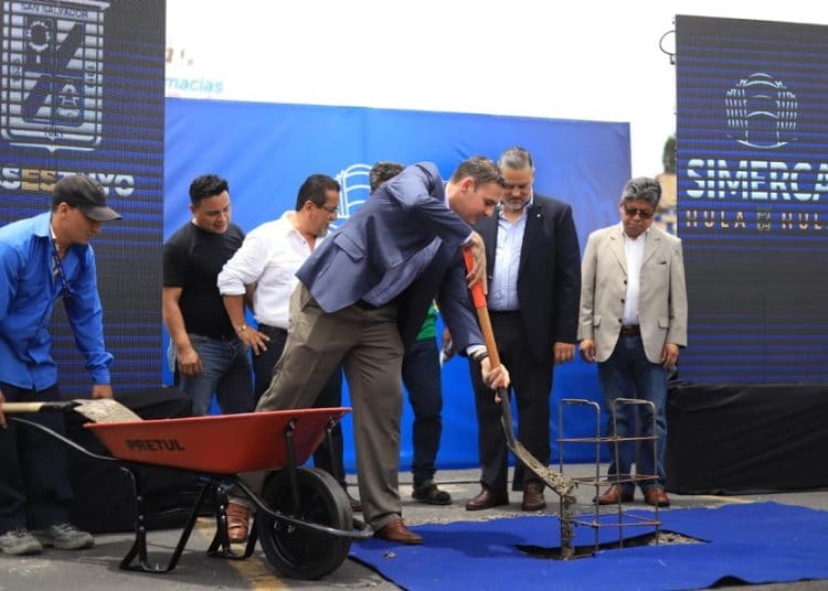 Por transparencia, alcaldía de San Salvador pide que CCR supervise construcción de mercado Hula Hula