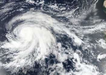 Avanza el huracán Lorenzo, que ya es “uno de los más poderosos” registrados en el Atlántico