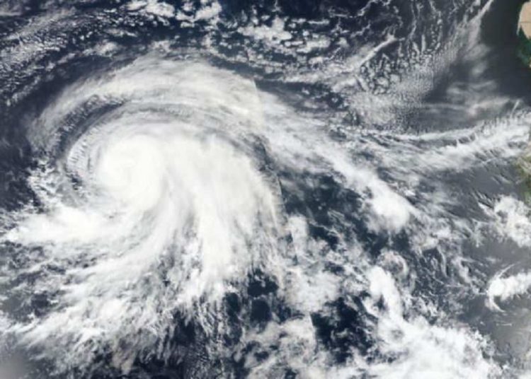 Avanza el huracán Lorenzo, que ya es “uno de los más poderosos” registrados en el Atlántico