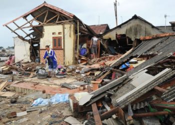 Al menos 20 muertos y más 100 heridos por terremoto 6.5 en Indonesia