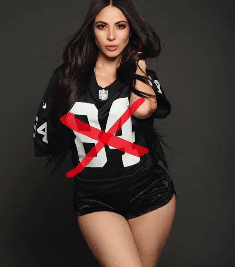 Jimena Sánchez deleita al posar de espaldas