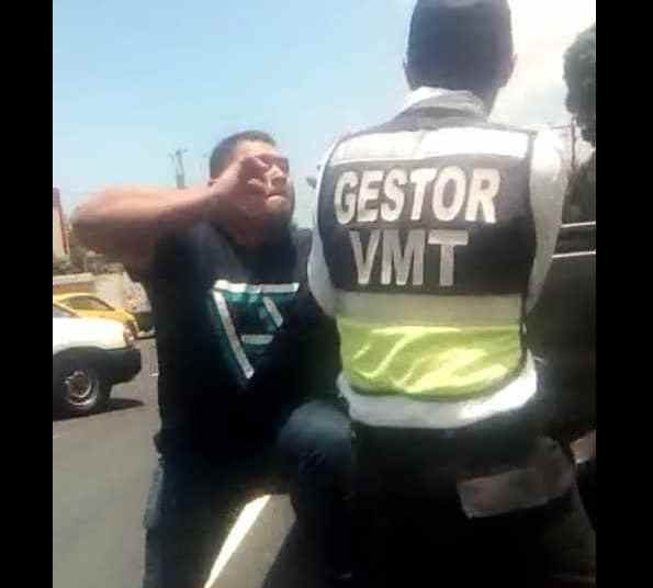 Hombre que agredió a gestor de tránsito queda en libertad, tras pactar indemnización de $600