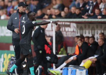 (VIDEO) Sadio Mané furioso con Mohamed Salah por no pasarle el balón para anotar