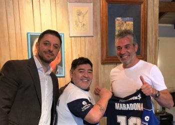 Maradona dirigirá a Gimnasia y Esgrima La Plata en Argentina