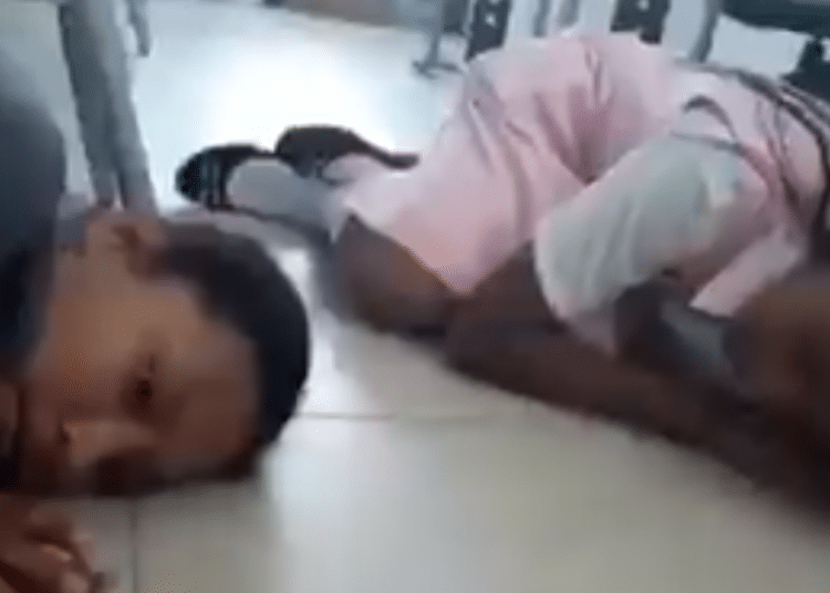 (Video) Asaltantes se refugian en escuela secundaria en Chiapas y desatan balacera