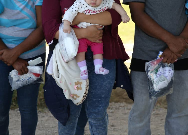 Juez ordena el reingreso a Estados Unidos de 11 padres migrantes deportados