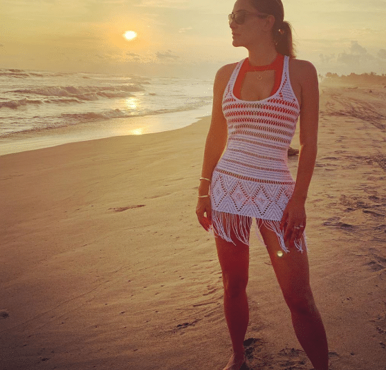 (VIDEO) Ninel Conde de vacaciones luce un diminuto bikini