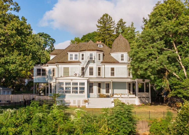 En venta la casa “más embrujada” en Nueva York por 1.9 millones de dólares