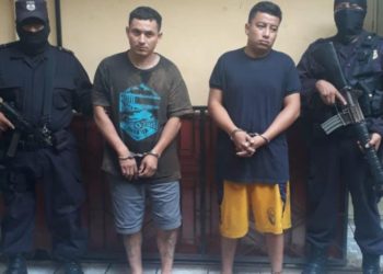 Capturan a pandilleros MS con uniformes originales de la PNC y FAES