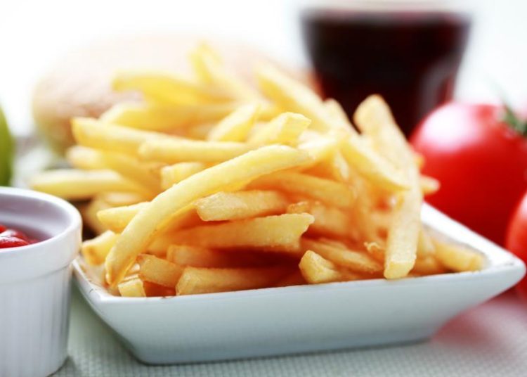 Se queda ciego por solo comer papas fritas