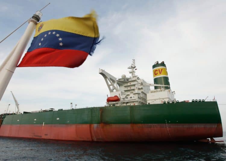 EE.UU. sanciona a embarcaciones y entidades que trasladan combustible venezolano a Cuba