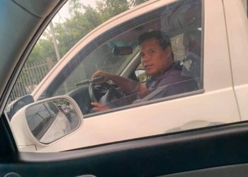 Empleado de Centros Penales amenaza con arma de fuego a un conductor en San Miguel