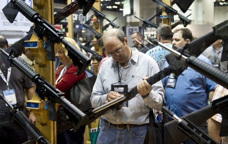 Declaran grupo terrorista a la Asociación Nacional del Rifle en San Francisco, California