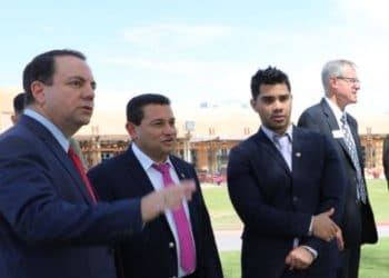 Autoridades de Arizona agilizarán trámites para contratación de agricultores salvadoreños