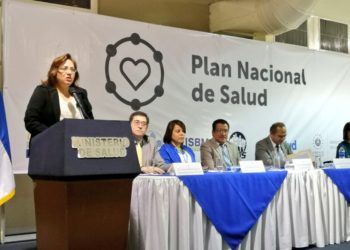 Buscan humanizar servicios de salud en El Salvador