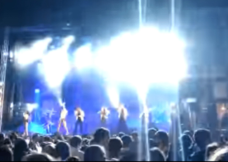 (VIDEO) Bailarina muere al fallar la pirotecnia durante espectáculo en España