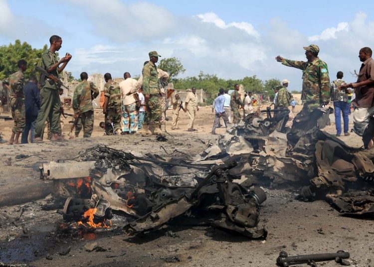 Ataque suicida contra una base aérea utilizada por Estados Unidos en Somalia