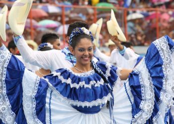 Conozca cuáles calles estarán cerradas por actos del 15 de septiembre en San Salvador