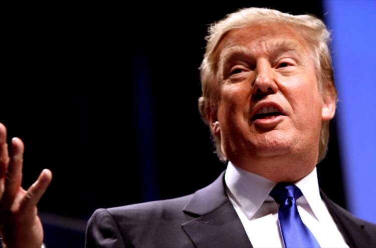 Presidente Donald Trump ordena admitir sólo a 18 mil refugiados en 2020