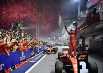 Sebastian Vettel gana después de un año en medio de la polémica