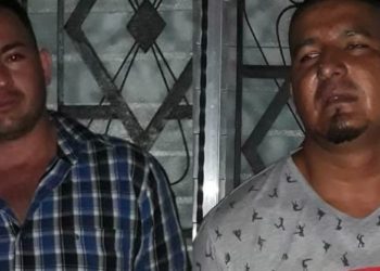 Por disparar al aire capturan a dos sujetos en San Pablo Tacachico