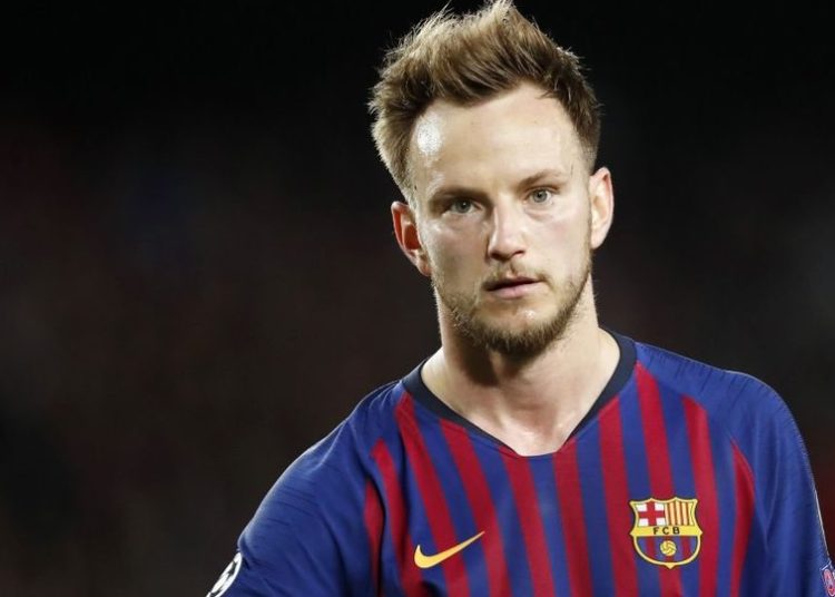Rakitic, en la puerta de salida