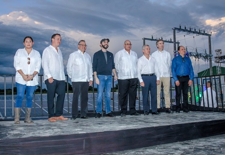 Presidente Bukele inaugura planta solar que genera 100 MW de energía sostenible