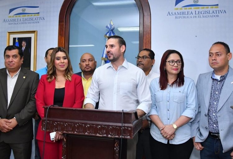 Proponen incluir fotografía de candidatos a alcalde y presidente de la República en papeleta de votación