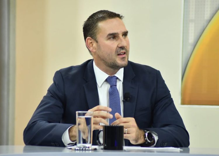 Ernesto Muyshondt: “Me vale un sorbete las críticas en mí contra por apoyar al presidente Bukele”